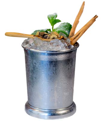 foto di un cocktail con la liquirizia calabro
